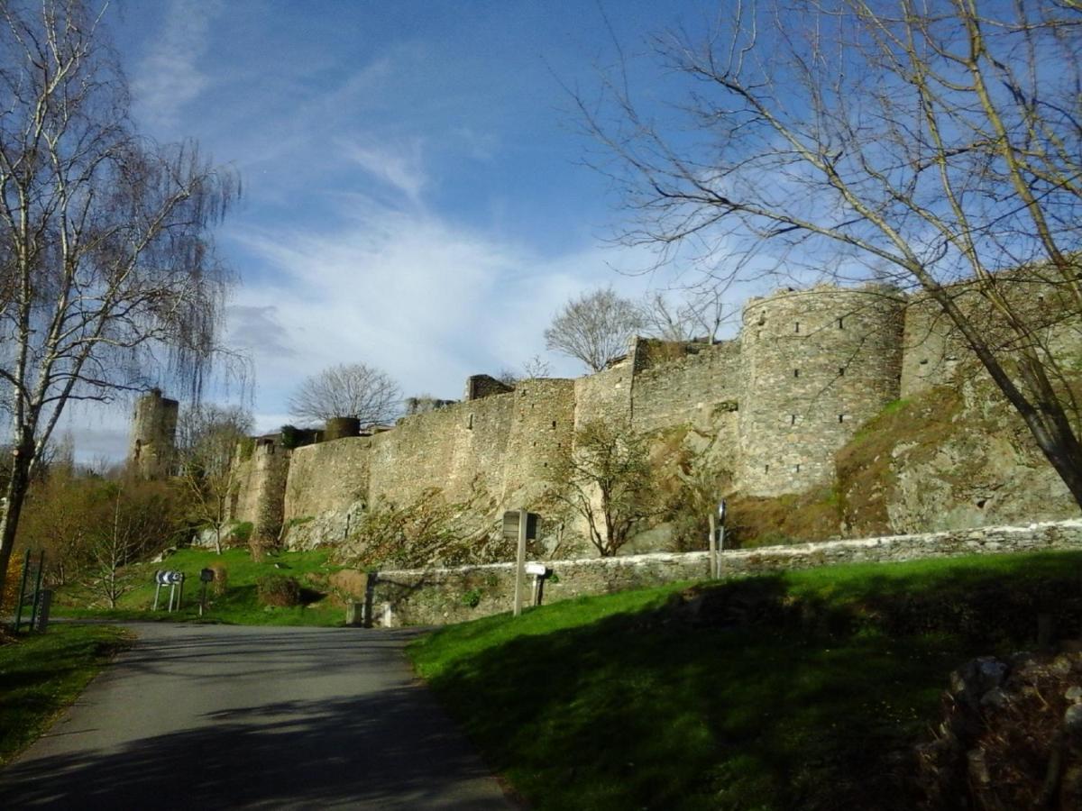 Chambres De La Porte Aux Moines Vouvant Exteriér fotografie